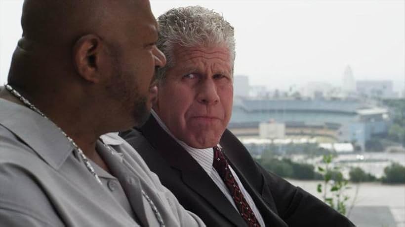 Ron Perlman and Charles S. Dutton in Bad Ass (2012)