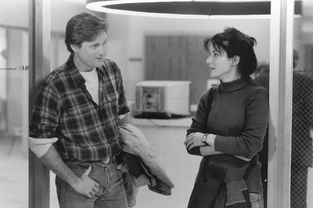 Sandra Bullock and Bill Pullman in While You Were Sleeping (1995)