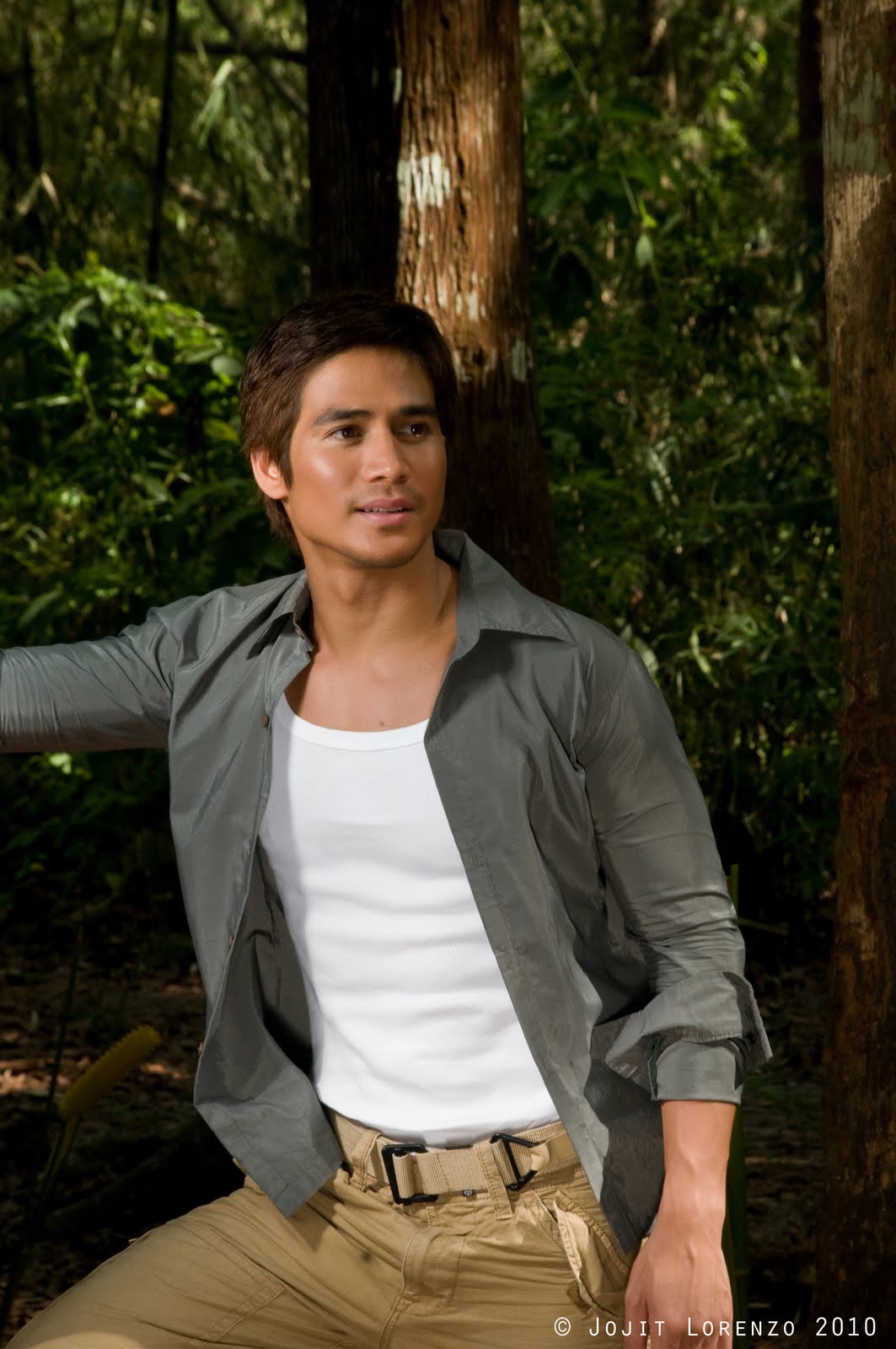 Piolo Pascual in Noah (2010)