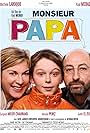 Michèle Laroque, Kad Merad, and Gaspard Meier-Chaurand in Monsieur Papa (2011)