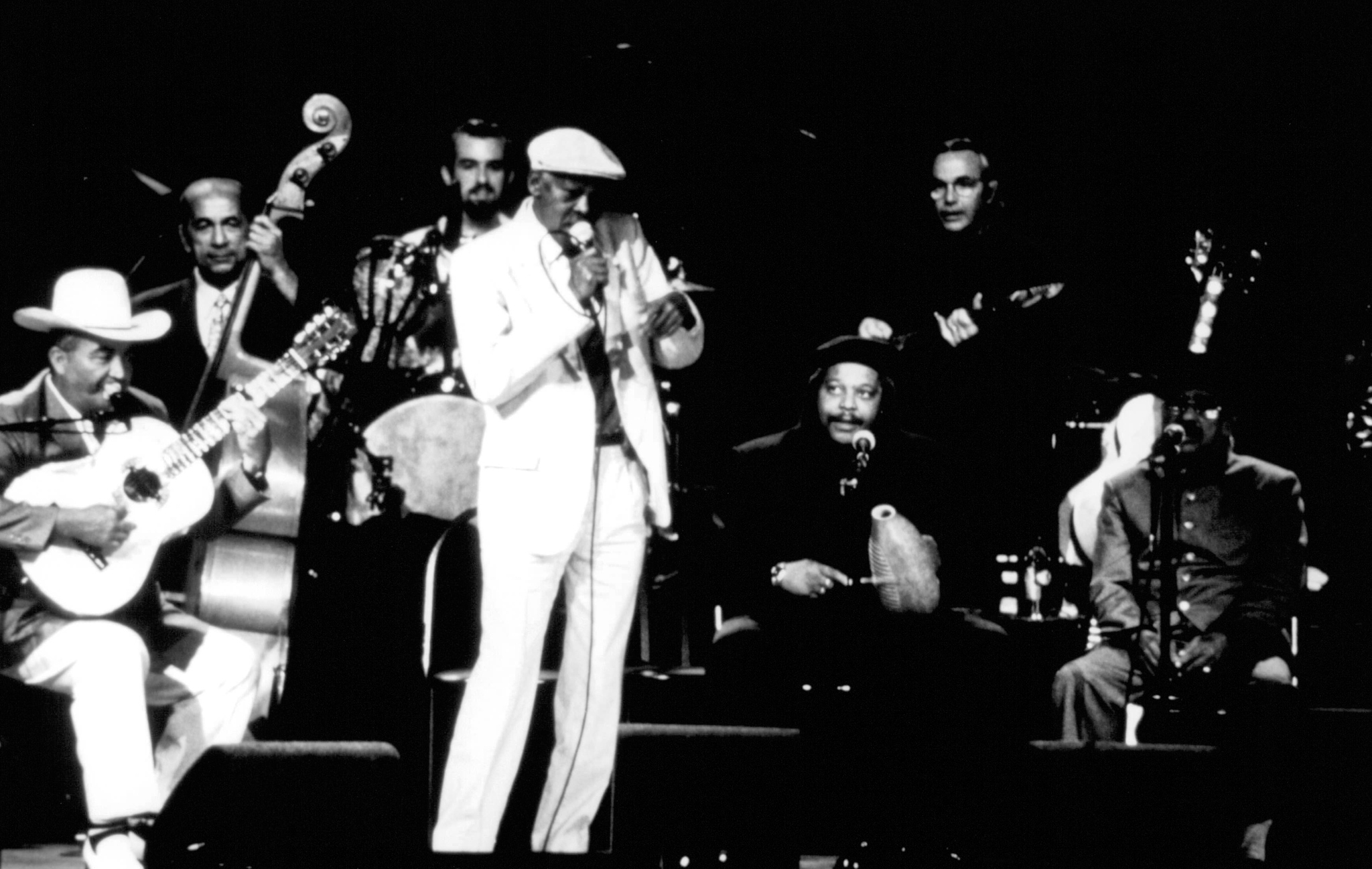 Joachim Cooder, Ry Cooder, Ibrahim Ferrer, Orlando 'Cachaíto' López, and Eliades Ochoa in Buena Vista Social Club (1999)