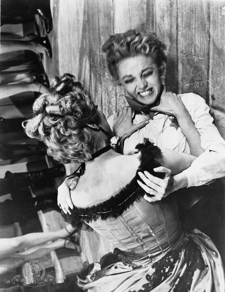 Beverly Garland and Allison Hayes in Gunslinger (1956)