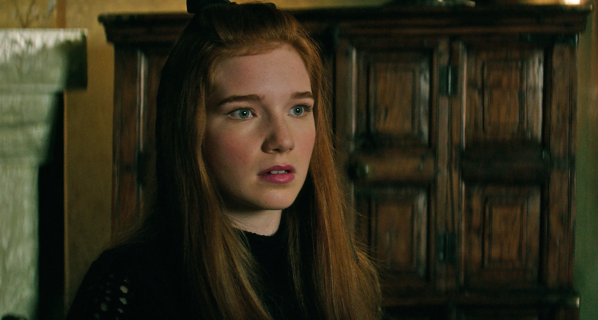 Annalise Basso in Ouija: Origin of Evil (2016)