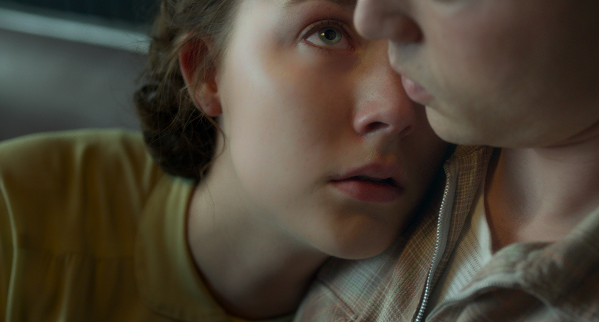 Saoirse Ronan and Emory Cohen in Brooklyn (2015)