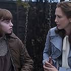 Vera Farmiga and Madison Wolfe in The Conjuring 2 (2016)