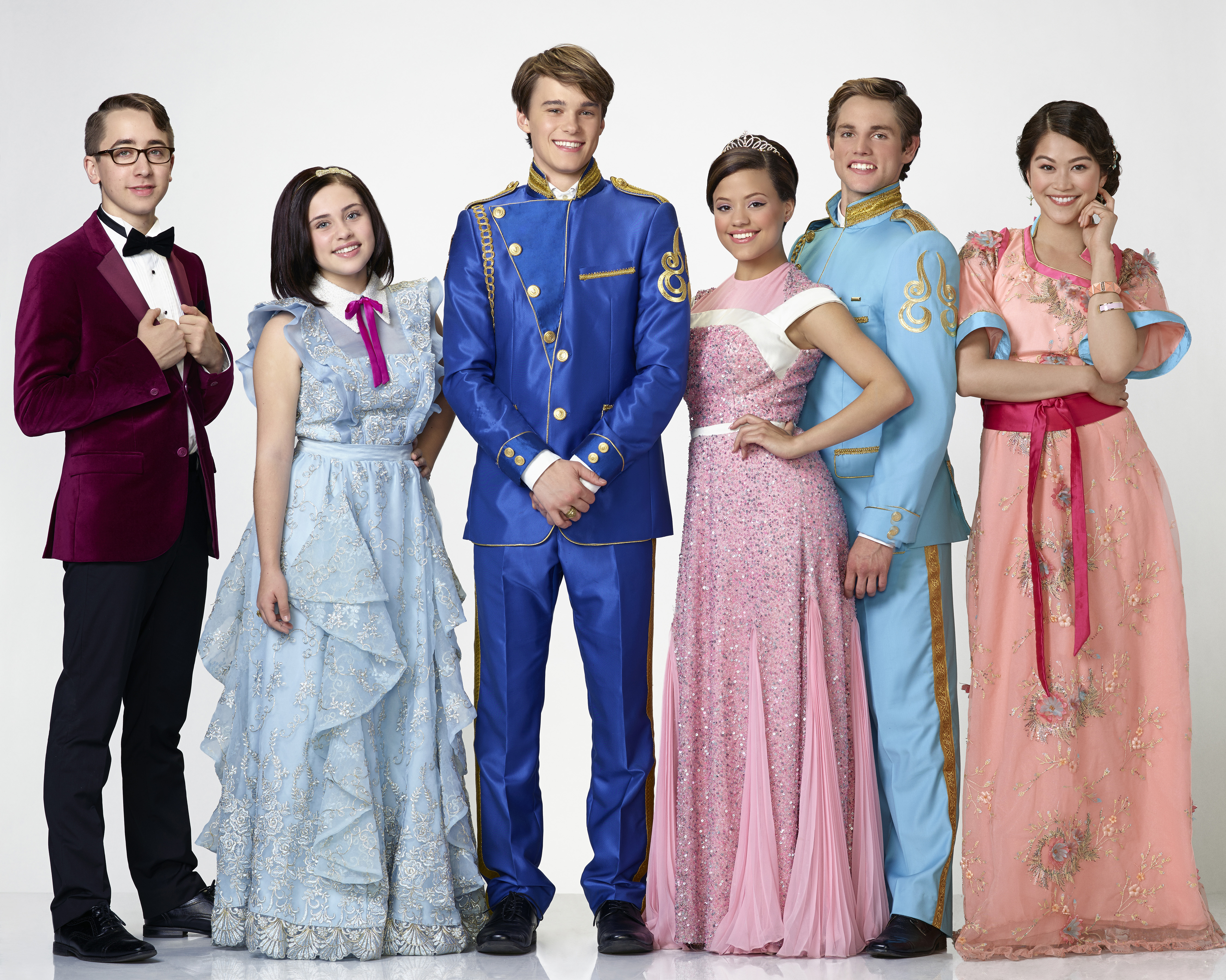 Dianne Doan, Mitchell Hope, Sarah Jeffery, Jedidiah Goodacre, Brenna D'Amico, and Zachary Gibson in Descendants (2015)