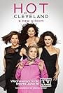 Valerie Bertinelli, Jane Leeves, Wendie Malick, and Betty White in No Calor de Cleveland (2010)