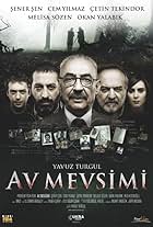 Sener Sen, Cem Yilmaz, Çetin Tekindor, Okan Yalabik, and Melisa Sözen in Hunting Season (2010)