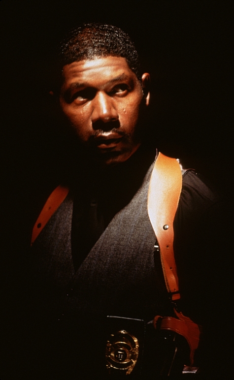 Dennis Haysbert in The Minus Man (1999)