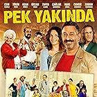 Zafer Algöz, Aysen Gruda, Ozan Güven, Özkan Ugur, Cem Yilmaz, Zerrin Tekindor, Tülin Özen, Cengiz Bozkurt, Hare Sürel, and Çaglar Çorumlu in Coming Soon (2014)