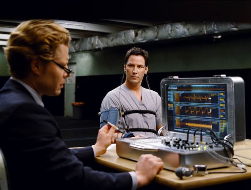 Keanu Reeves and David Richmond-Peck in The Day the Earth Stood Still (2008)