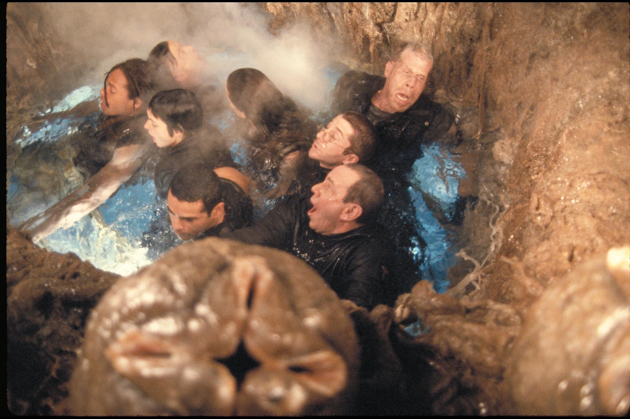 Winona Ryder, Sigourney Weaver, Ron Perlman, Raymond Cruz, Gary Dourdan, J.E. Freeman, Leland Orser, and Dominique Pinon in Alien Resurrection (1997)