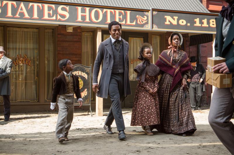 Chiwetel Ejiofor, Kelsey Scott, Quvenzhané Wallis, and Cameron Zeigler in 12 Years a Slave (2013)