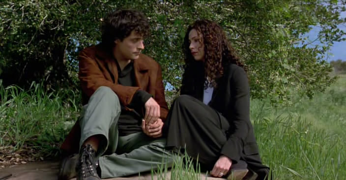 Minnie Driver and Rufus Sewell in At Sachem Farm (1998)