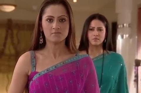 Sanjeeda Sheikh and Panchi Bora in Kayamath (2007)