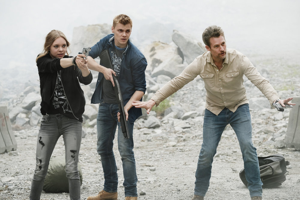 James Tupper, Levi Meaden, and Taylor Hickson in Aftermath (2016)