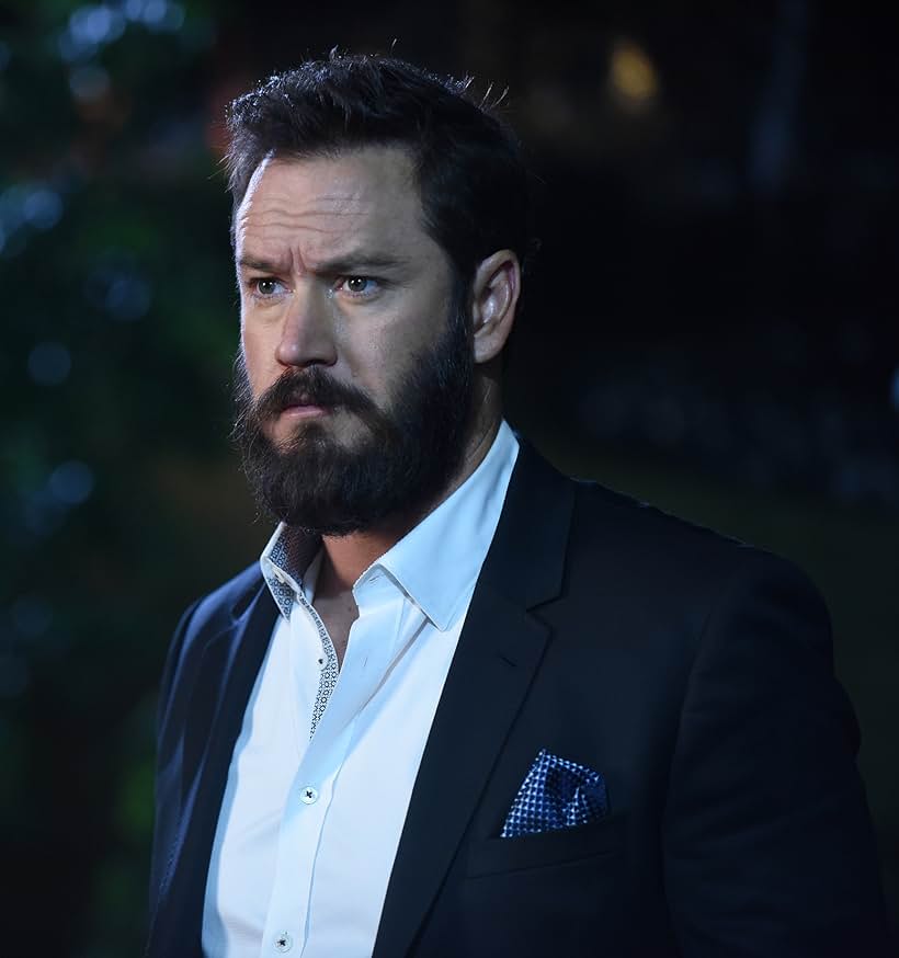 Mark-Paul Gosselaar in Pitch (2016)