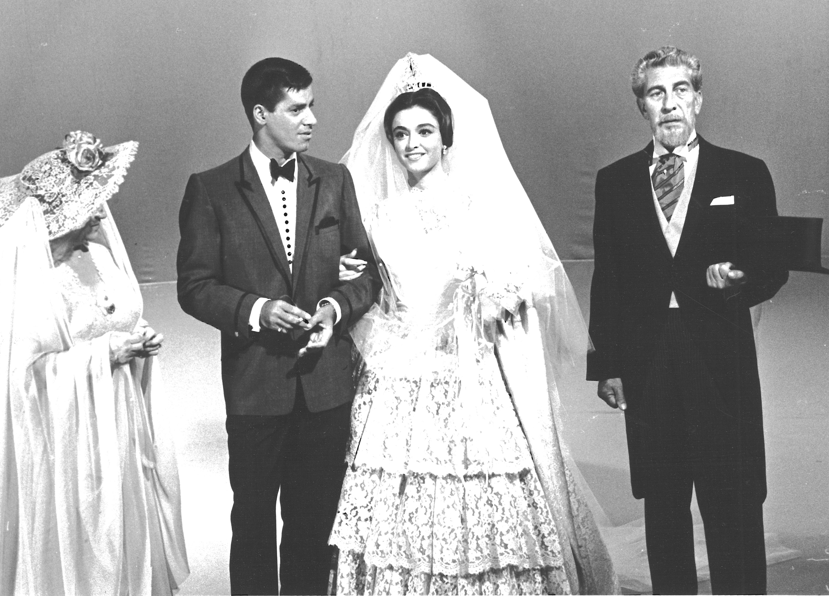 Jerry Lewis, Anna Maria Alberghetti, Eduard Franz, and Molly Picon in Startime (1959)