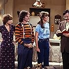 Robin Williams, Pam Dawber, Dinah Manoff, and Carl Gottlieb in Mork & Mindy (1978)