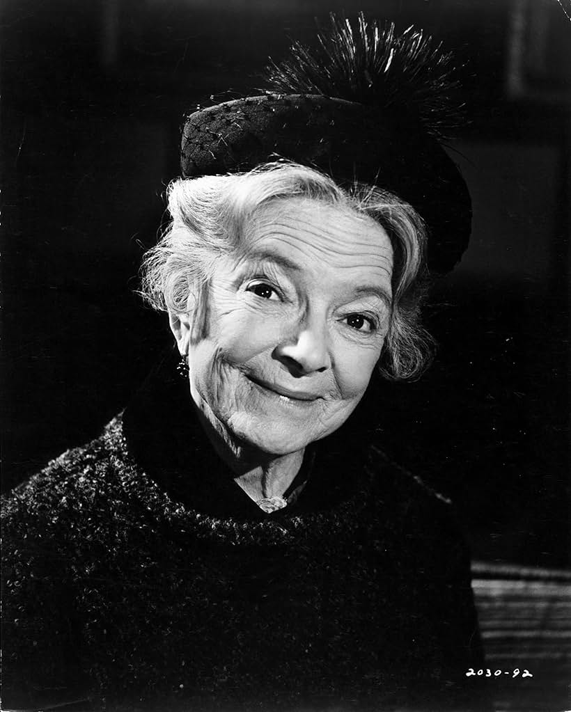 Helen Hayes in Airport (1970)