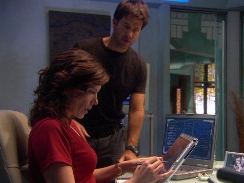 Joe Flanigan and Torri Higginson in Stargate: Atlantis (2004)