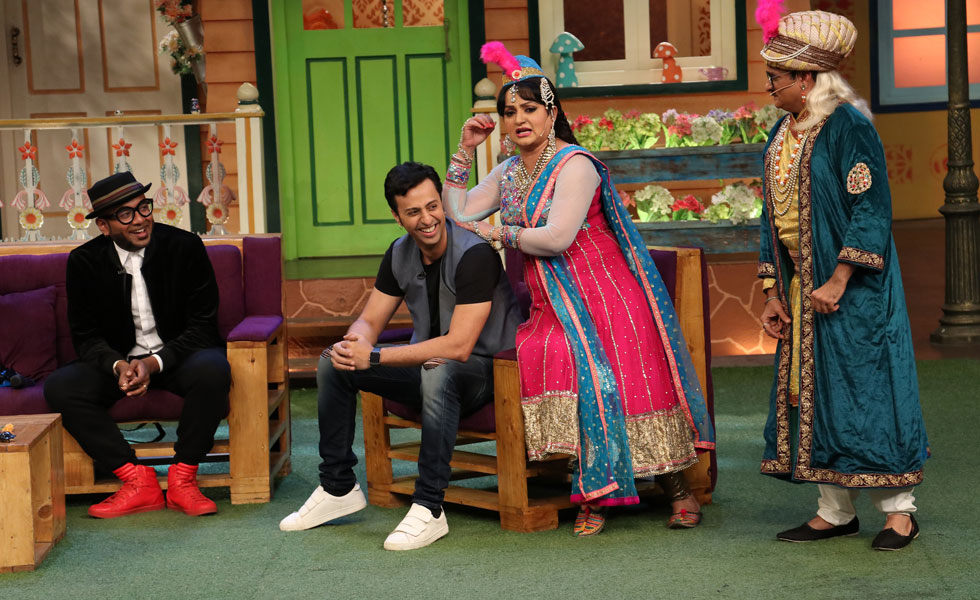 Paresh Ganatra, Upasana Singh, Salim Merchant, and Benny Dayal in The Kapil Sharma Show (2016)