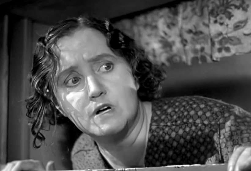 Sara Allgood in Storm in a Teacup (1937)