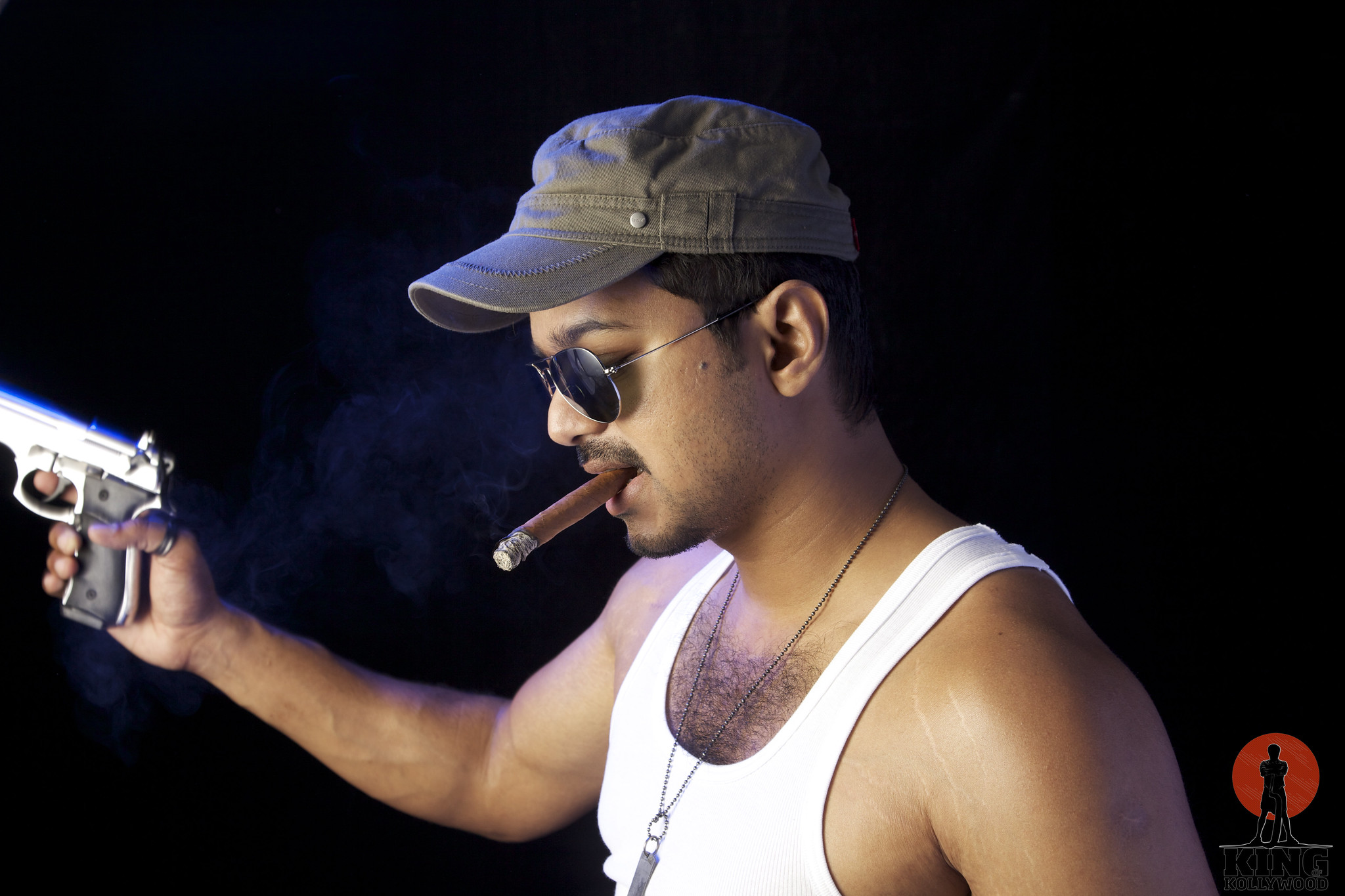 Joseph Vijay in Thuppakki (2012)