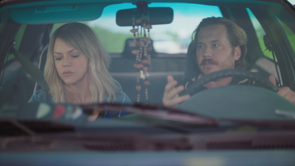 Kaitlin Olson and Scott MacArthur in The Mick (2017)