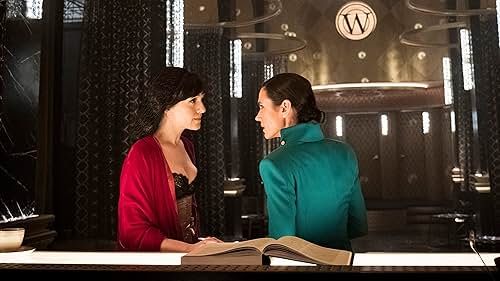 Jennifer Connelly and Lena Hall in Snowpiercer (2020)