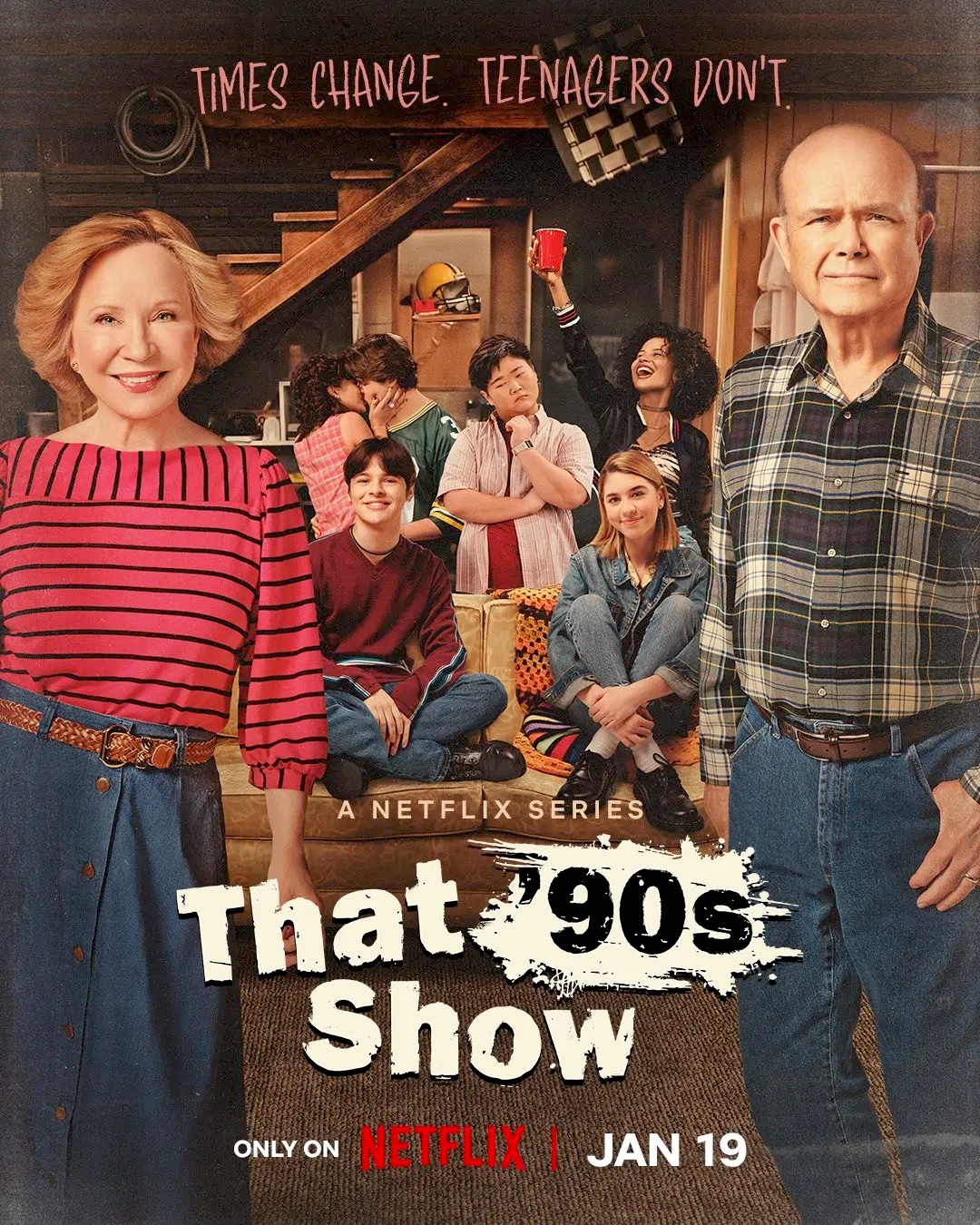 Kurtwood Smith, Debra Jo Rupp, Sam Morelos, Mace Coronel, Ashley Aufderheide, Callie Haverda, Maxwell Acee Donovan, and Reyn Doi in That '90s Show (2023)