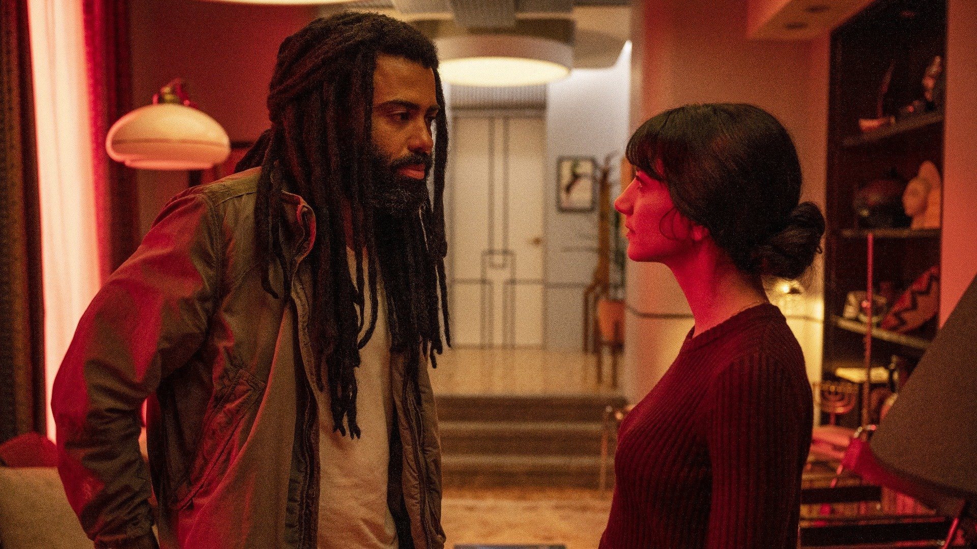 Sheila Vand and Daveed Diggs in Setting Itself Right (2022)