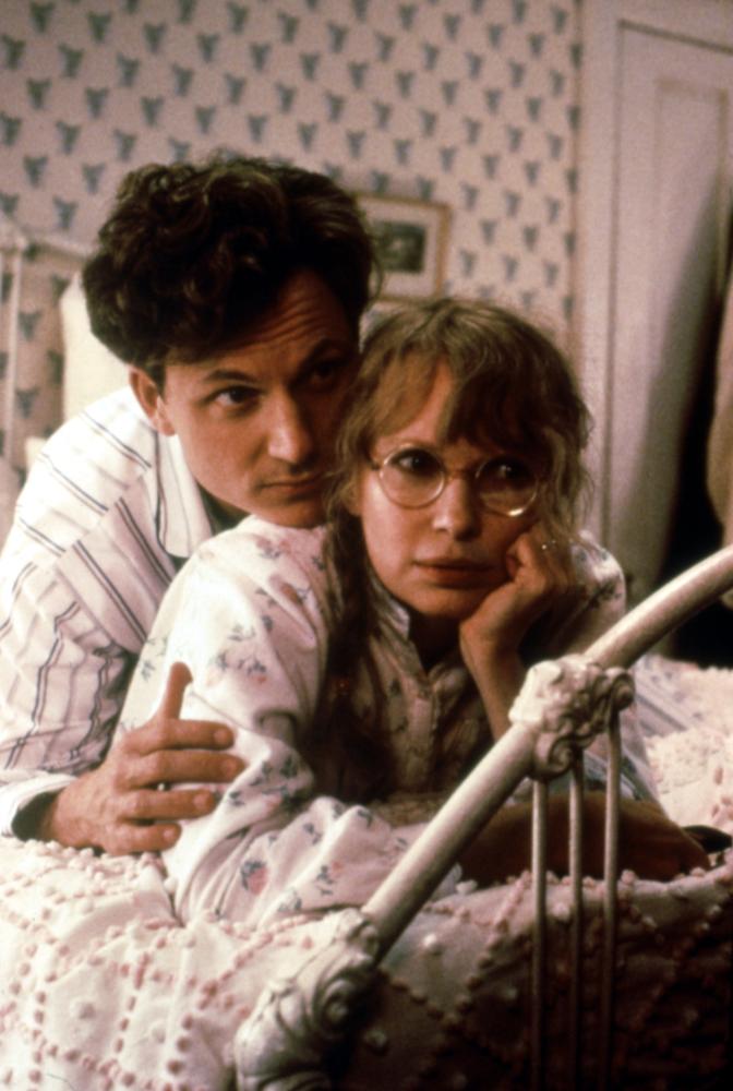 Mia Farrow and Tony Goldwyn in Reckless (1995)