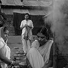 Dwiju Bhawal, Anil Chatterjee, Supriya Choudhury, and Gita Dey in The Cloud-Capped Star (1960)