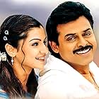 Venkatesh Daggubati and Aarthi Agarwal in Nuvvu Naaku Nachchav (2001)