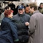 Jude Law, Natalie Portman, and Mike Nichols in Closer (2004)