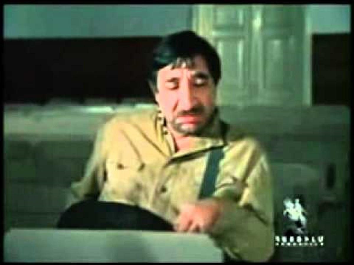 Frunzik Mkrtchyan in Hin oreri yerge (1982)