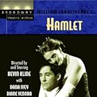 Kevin Kline and Dana Ivey in Hamlet (1990)