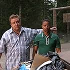 Cuba Gooding Jr. and Paul Rae in Daddy Day Camp (2007)