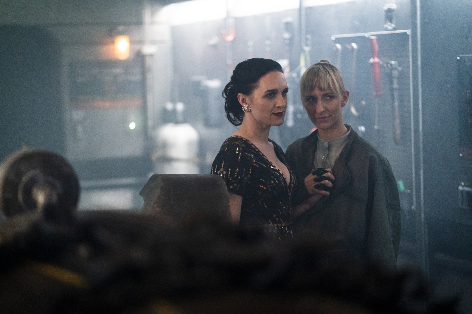 Mickey Sumner and Lena Hall in The Original Sinners (2022)