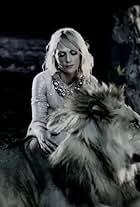 Emily Haines in Metric: Stadium Love (2011)