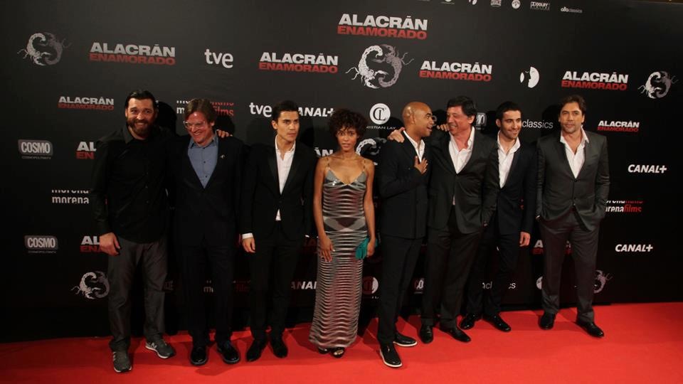 Javier Bardem, Carlos Bardem, Álvaro Longoria, Álex González, Miguel Ángel Silvestre, Judith Diakhate, Santiago Zannou, and Hovik Keuchkerian in Scorpion in Love (2013)