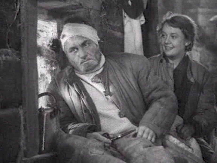 Boris Blinov and Ekaterina Sipavina in Wait for Me (1943)