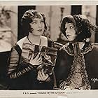 Olive Hasbrouck and Jacqueline Logan in Una nueva y gloriosa nación (1928)