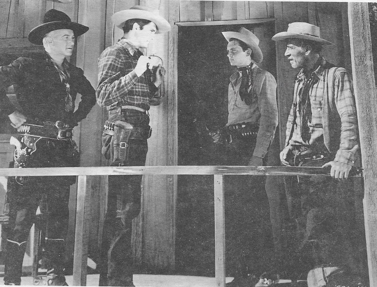 George Reeves, William Boyd, Andy Clyde, and Jay Kirby in Hoppy Serves a Writ (1943)