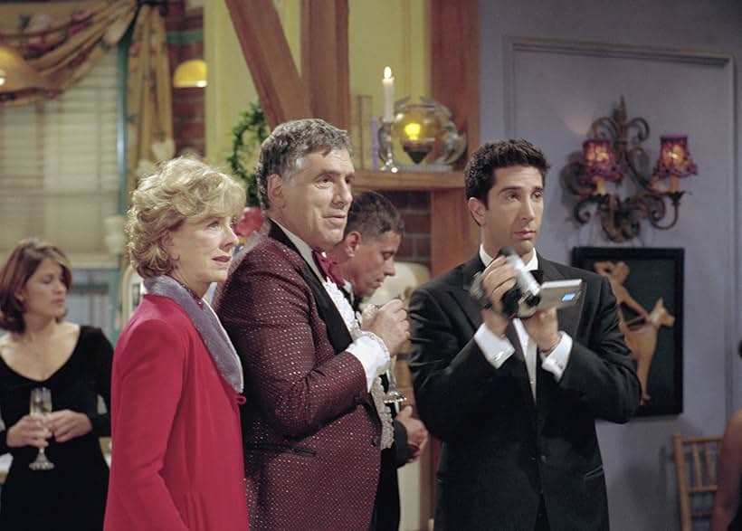 Elliott Gould, David Schwimmer, and Christina Pickles in Friends (1994)