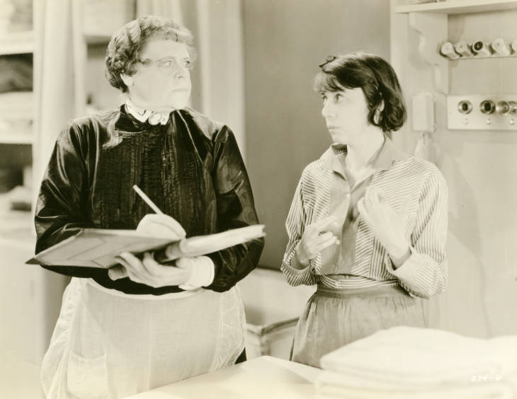 Leila Bennett and Marie Dressler in Emma (1932)