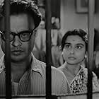 Anil Chatterjee and Madhavi Mukherjee in The Big City (1963)