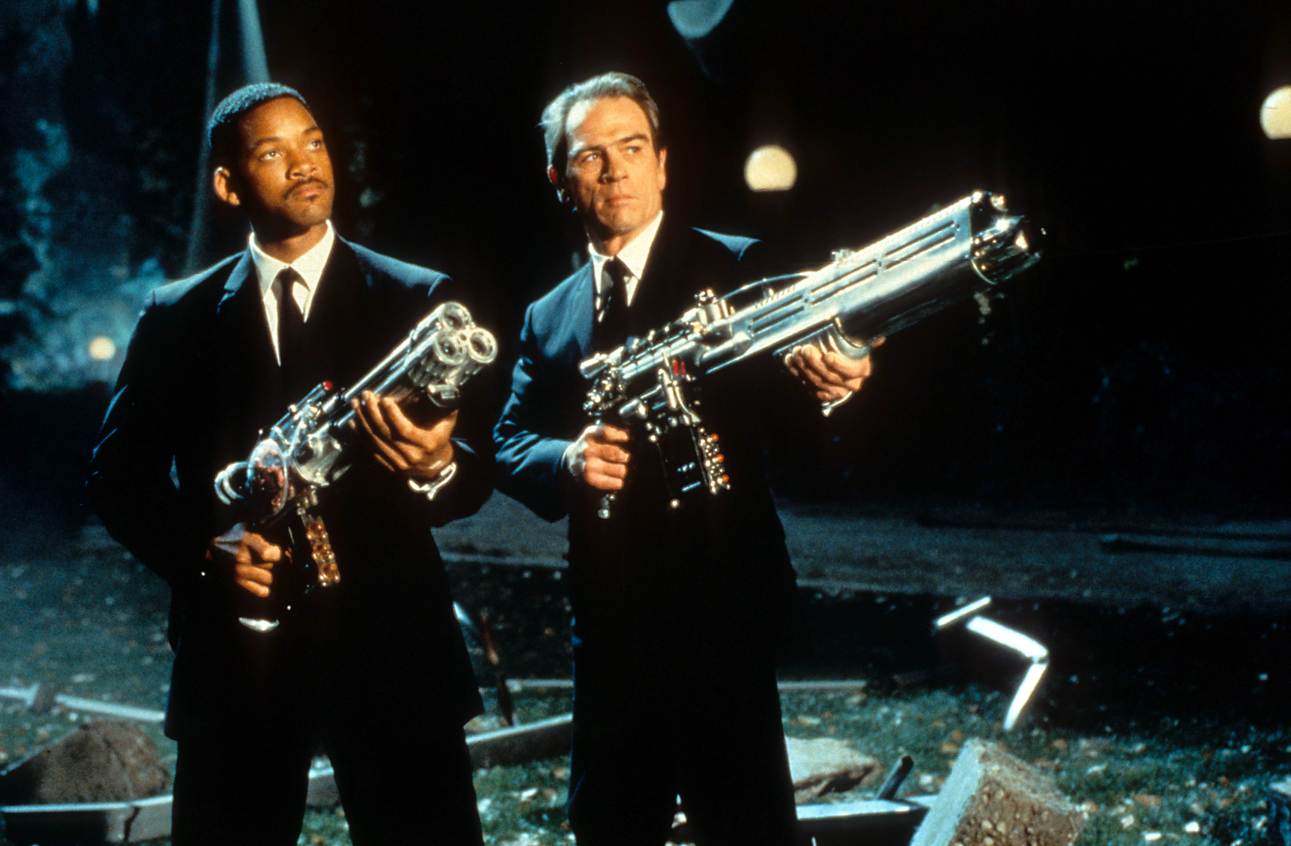 Tommy Lee Jones and Will Smith in Men in Black (1997)