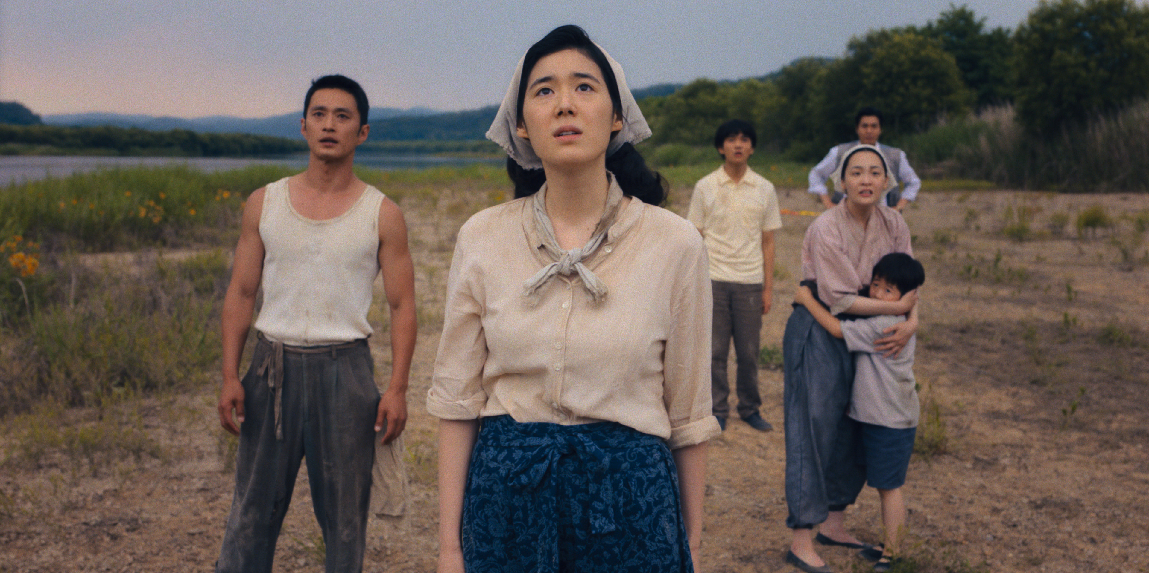 Minha Kim, Eunseong Kwon, Jung Eun-chae, Kim Kang-hoon, and Kim Sungkyu in Pachinko (2022)